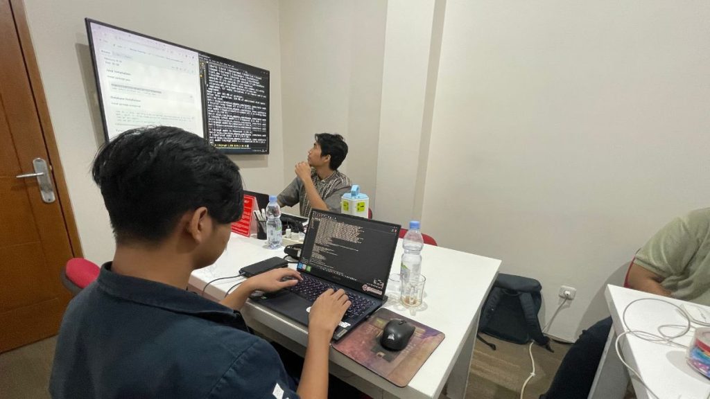 Apakah Programmer Bisa Menjadi Hacker