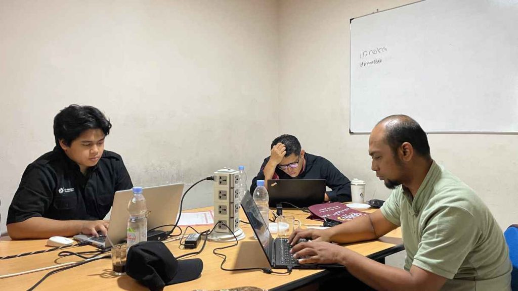 Yang dimaksud dengan web hacking